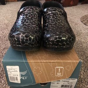 Dansko Professional Black Stone Patent